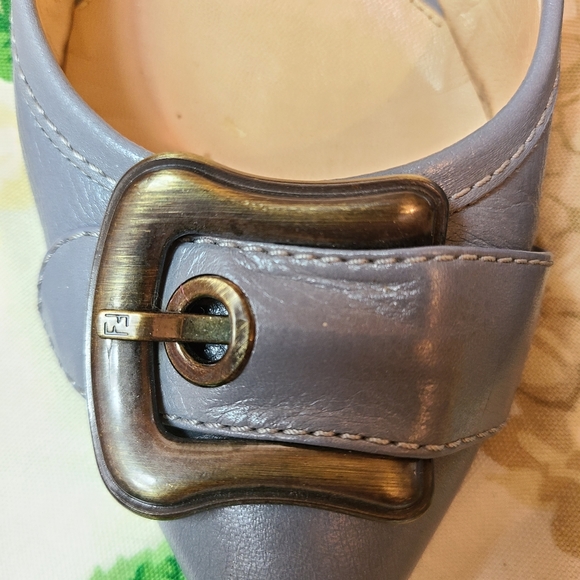 FENDI !!! Pointed Toe Ballerina Flats w/ Buckle ! - Picture 6 of 16